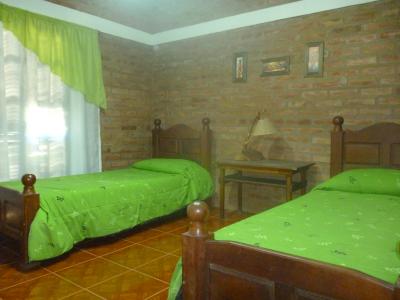 Casa en alquiler en Villa Cura Brochero. 3 ambientes, 1 baño y capacidad de 1 a 4 personas. 