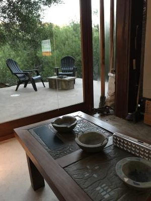 Casa en alquiler en Mar Azul. 2 ambientes, 2 baños y capacidad de 4 a 7 personas. 