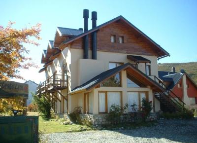 Duplex en alquiler en San Carlos de Bariloche. 4 ambientes, 1 baño y capacidad de 4 a 7 personas. 