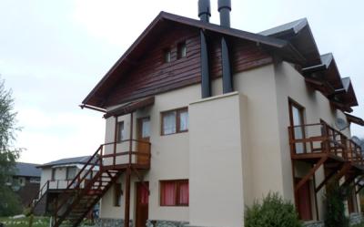 Duplex en alquiler en San Carlos de Bariloche. 4 ambientes, 1 baño y capacidad de 4 a 7 personas. 