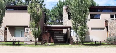 Departamento en alquiler en Mar Azul. 1 ambientes, 1 baño y capacidad de 1 a 2 personas. 