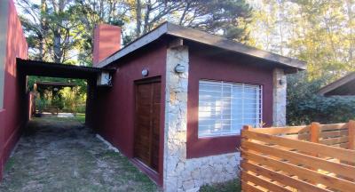 Departamento en alquiler en Mar Azul. 1 ambientes, 1 baño y capacidad de 1 a 3 personas. 