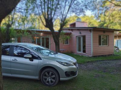 Cabaña en alquiler en Mar de Cobo. 3 ambientes, 1 baño y capacidad de 1 a 4 personas. 