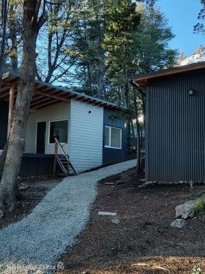Cabaña rodeada de bosque enVilla Lago Gutiérrez