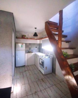 Cabaña en alquiler en Santa Rosa de Calamuchita. 3 ambientes, 1 baño y capacidad de 2 a 4 personas. 