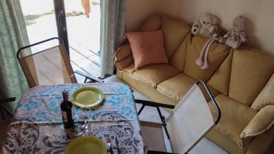 Departamento en alquiler en Juana Koslay. 5 ambientes, 1 baño y capacidad de 1 a 4 personas. 