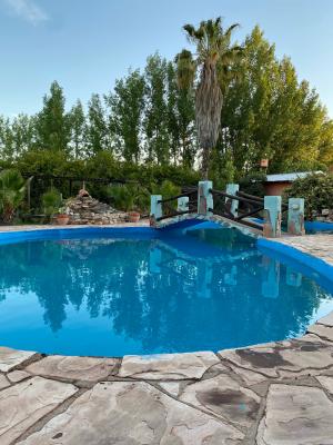 Cabaña en alquiler en San Rafael. 3 ambientes, 1 baño y capacidad de 2 a 5 personas. 