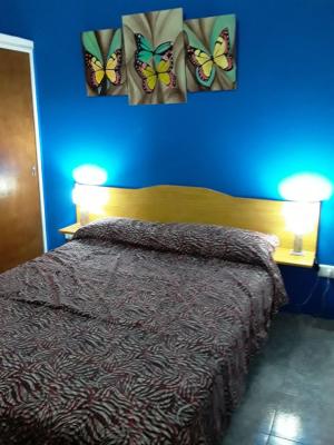 Casa en alquiler en La Falda. 5 ambientes, 2 baños y capacidad de 2 a 6 personas. 