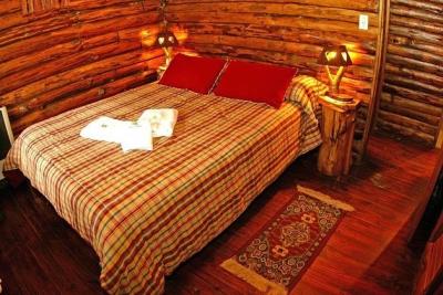 Complejo de Cabañas en alquiler en Santa Rosa de Calamuchita. 3 ambientes, 1 baño y capacidad de 1 a 4 personas. 