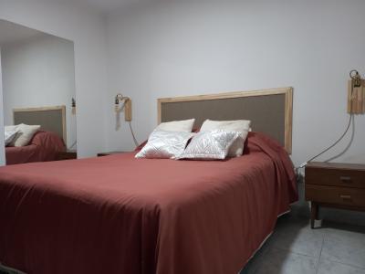 Departamento en alquiler en Necochea. 2 ambientes, 1 baño y capacidad de 1 a 5 personas. 