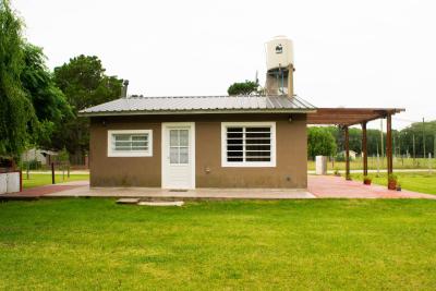 Casa en alquiler en Mar de Cobo. 3 ambientes, 1 baño y capacidad 6 personas. 