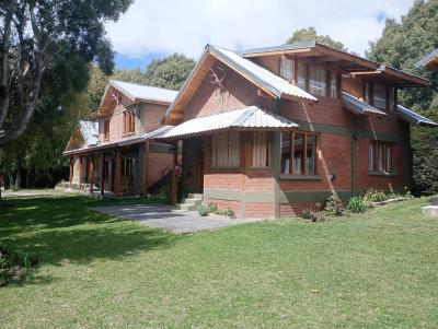Complejo de Dptos en alquiler en San Carlos de Bariloche. 2 ambientes, 1 baño y capacidad de 4 a 6 personas. 