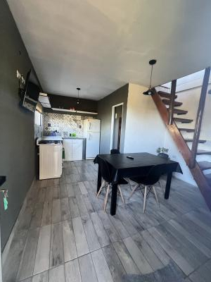 Cabaña en alquiler en Santa Rosa de Calamuchita. 3 ambientes, 1 baño y capacidad de 2 a 4 personas. 