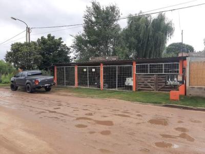Cabaña en alquiler en Villa Cura Brochero. 2 ambientes, 1 baño y capacidad de 2 a 4 personas. 