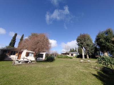 Casa en alquiler en Tandil. 4 ambientes, 1 baño y capacidad de 1 a 5 personas. 