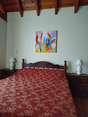 Cabaña en alquiler en Villa La Angostura. 5 ambientes, 2 baños y capacidad de 2 a 5 personas. 