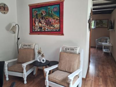 Casa en alquiler en Mar Azul. 2 ambientes, 1 baño y capacidad de 1 a 2 personas. 