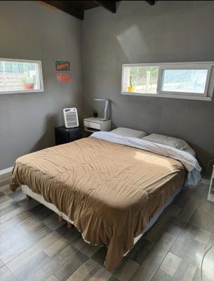 Casa en alquiler en Necochea. 3 ambientes, 1 baño y capacidad de 2 a 6 personas. 