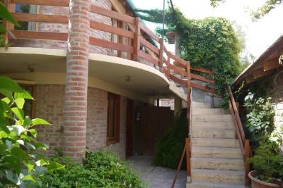 Departamento en alquiler en Río Negro. 3 ambientes, 1 baño y capacidad de 1 a 4 personas. 