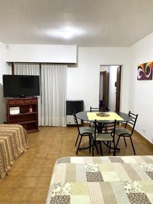 Departamento en alquiler en Necochea. 1 ambientes, 1 baño y capacidad de 1 a 4 personas. 